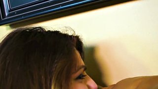 Amateur-Mädchen POV Rachel bläst und wird hart gefickt