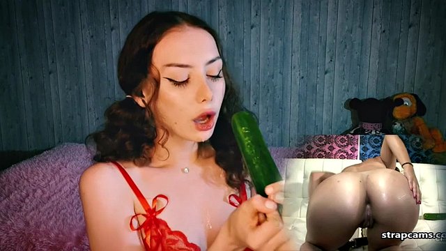 Regarder Cucumber Deep Throat To Juicy Climax