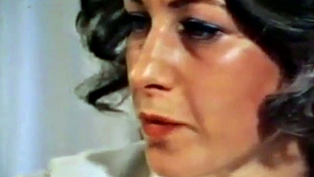tía vintage presenta a su sobrino al sexo