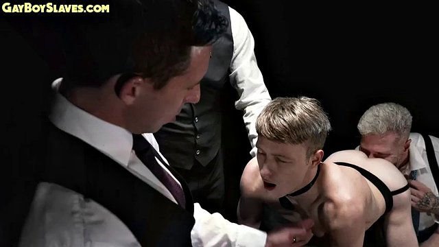 Submissive twink fucked by muscle dilf in voyeur sex