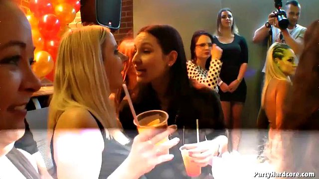 ** NEW **PARTY HARDCORE GONE CRAZY 39 SUPER EXTENDED: Big Tits, Big Ass & Blowjob Porn