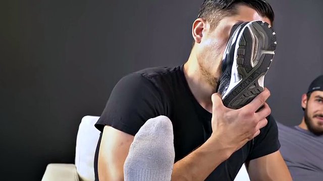 Hairy muscular stud gets foot worship and toe licking