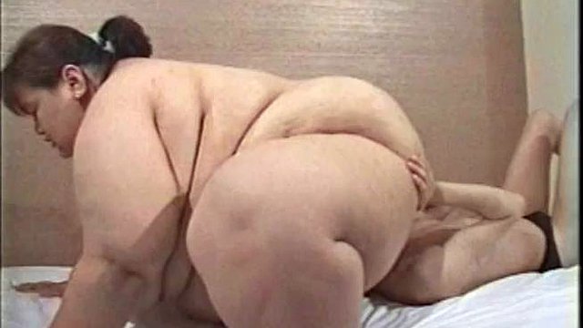 Japanese SSBBW facesitting