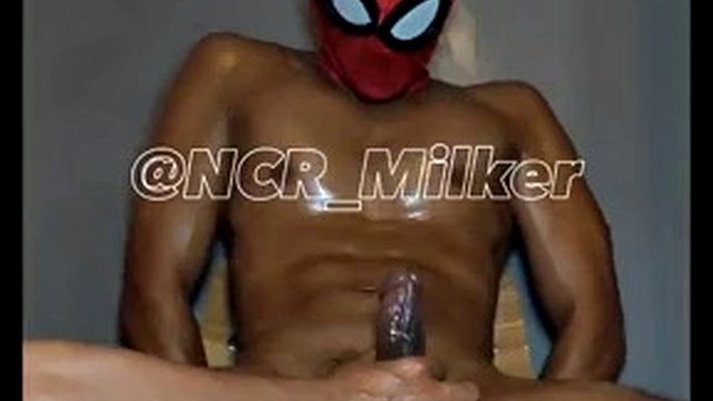 Pinoy hottie in milking lesson
