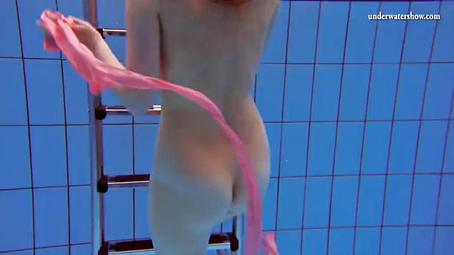 Katka and Kristy underwater - hot girls