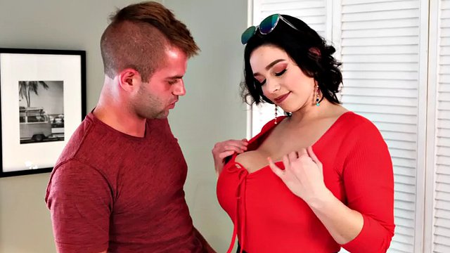 Brooklyn Springvalley: Busty Booty Challenge