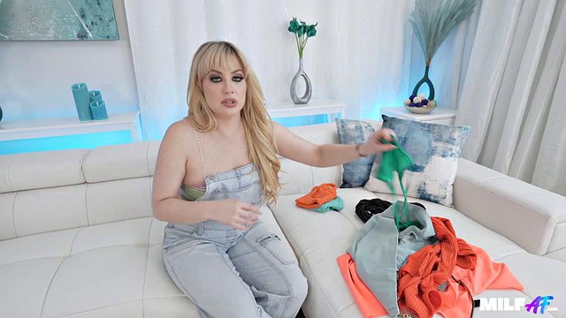 Ripped jeans fuck