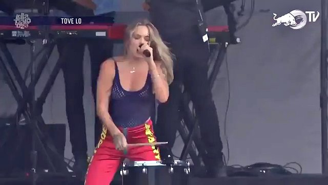 cantante sueca intermitente en vivo
