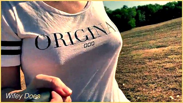 Wifey walks around without a bra on the golf course
