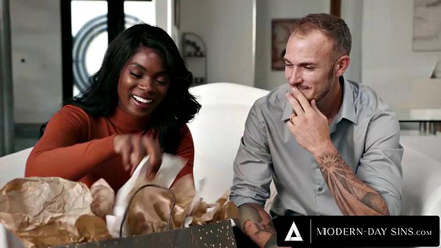 Moderning Pins - Choked Ana Foxxx partage le mari avec BDSM Hookup Liv remanié - Cum on Pussy