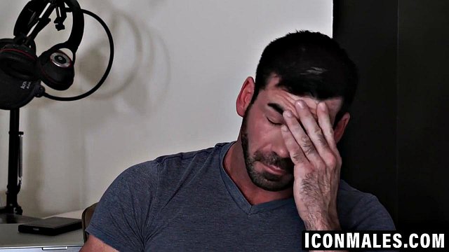Billy Santoro Slams Cade Maddox's Big Cock Aggressively