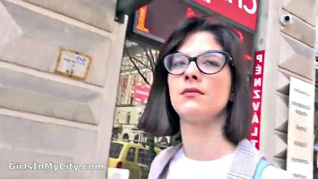 College Teen Sara Talk to Deep Anal Casting