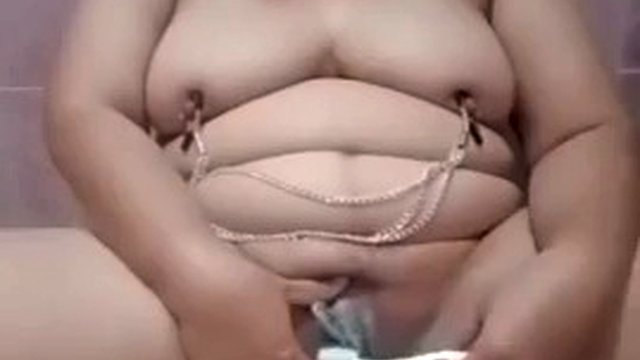 Masturbating in the bathroom, so horny in the morning