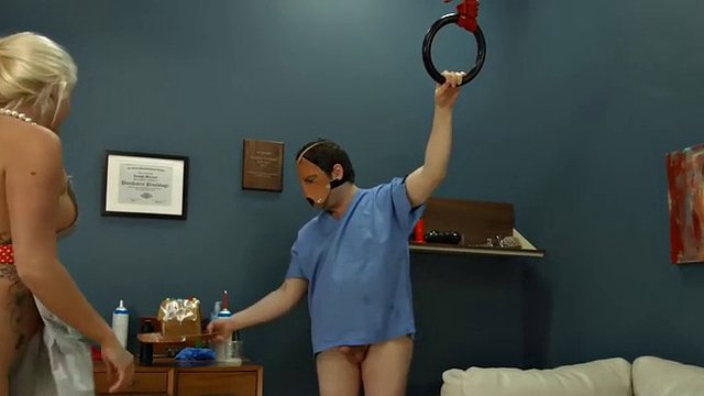 الحمار لعق BDSM فاتنة في خدمة سيدها