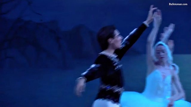 asılı bale: kuğu gölü