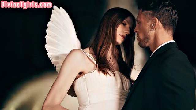 Ladyboy Glamour zerżnięty analnie po imprezie w jej ciasną dupę