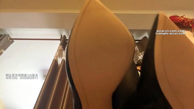 Jinger Xiaozhu S055 Language humiliation POV sperm control mother's boots, cheap son's black silk boots, high heels, teasing and humiliating