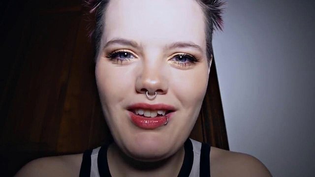 Ezra Faith wali sąsiada w oszukiwaniu w odgrywaniu ról