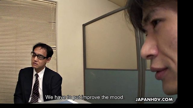 Shino Nakamura s'est enfui lors d'une réunion.