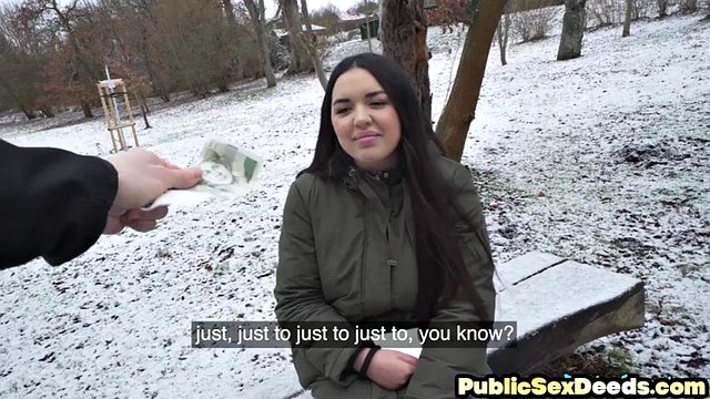 Cutie Bigass Babe Pussyfucked için Nakit