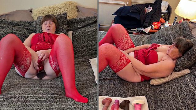 Il gioco lesbico della nonna Carmen innesca l'orgasmo
