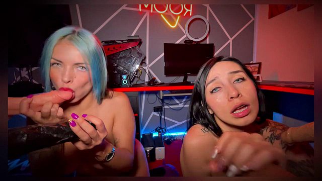Sweetkimmi 的飢渴 POV 女同假陽具狂歡與 BBC 玩具