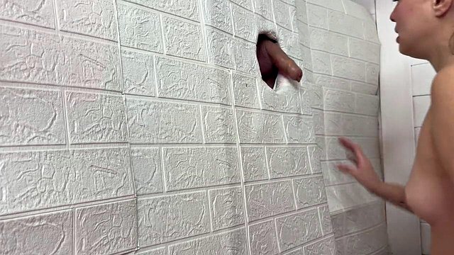 Gloryhole: Es schmilzt, als würde es auf sie warten