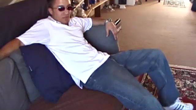 Johnny se trhne