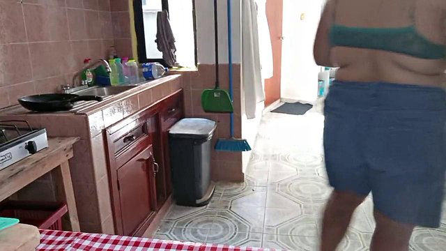 Karmicoxv's MILF Bralett Kitchen Tease