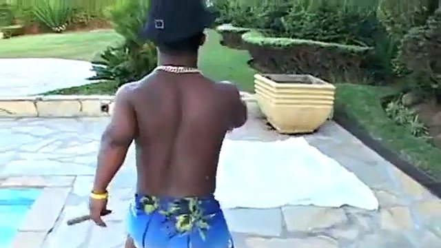 巴巴拉被侏儒肛交