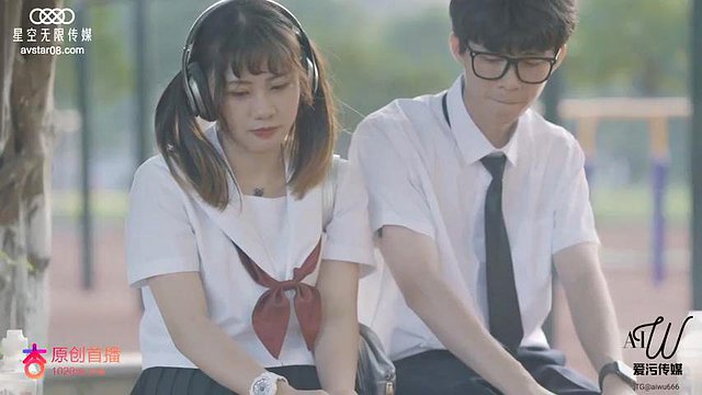 Model - Super Hot Asian Teen Student Fucks Her First Love!