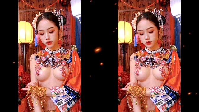Cosplay Chinese girl in traditional dress