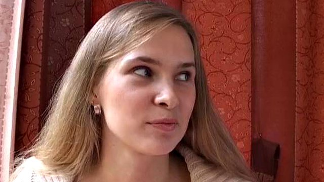Calda coppia amatoriale che fa una divertente scena porno 1