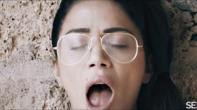 两个辣妹彼此享受