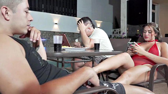 Cocu Hubby is celebrating his birthday in a trio with his wife