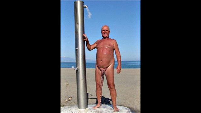 Opa Strand Nacktbild