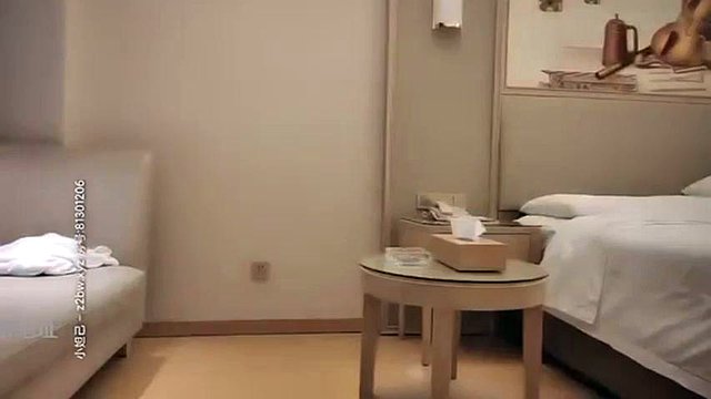 Krásná Číňanka nosí boty na sex: Kouření, Doggy & Cowgirl Porn