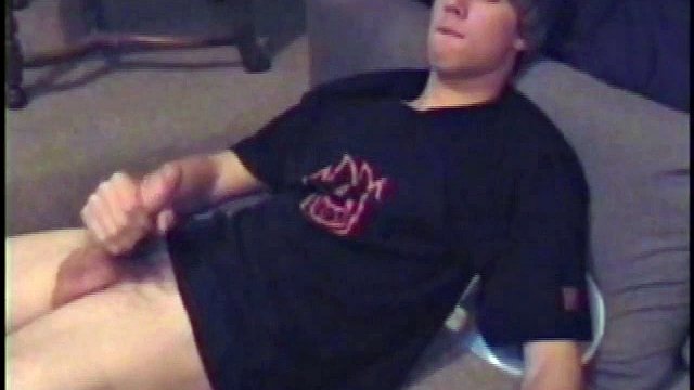 Showing off his hairy ass, Jayden lubes up his impressive boner. He acts exactly like a boy who knew all his life that he was just amazing to look at. Guys can't take their eyes off this straight man and he knows it.
