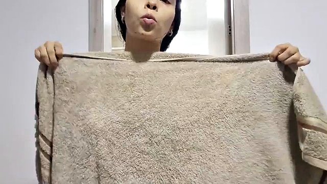 Beautiful Latina Dance sexy while taking a foamy shower 🚿🚿