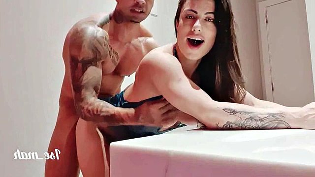 Ise mah, fucking the brunette at the motel cum all over her tits: Big Tits, Big Ass & Blowjob Porn