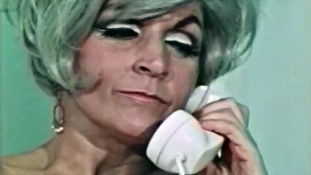 Candy Samples fume la bite de John Holmes