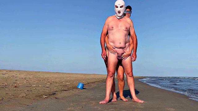 Mój mąż nosił klatkę czystości na każde wakacje