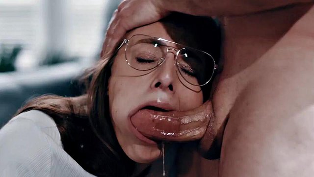 GrandpasFuckTeens - Kinky Old Bestefar knuller Hot Brunette Denise Skys ferskenformede fitte: Porno