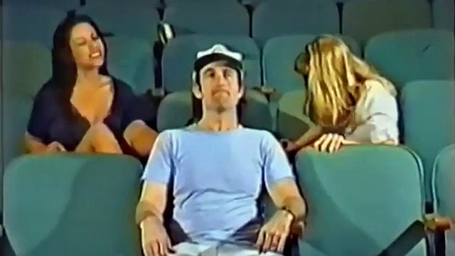 Danny Ashe e Ariele fanno bondage al cinema