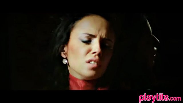 ballare un tango bollente con una ragazza spagnola finisce in una scopata