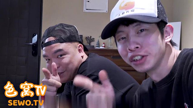 Modèle - Super Hot Asian Screaming pute baisée durement après repris dans un bar