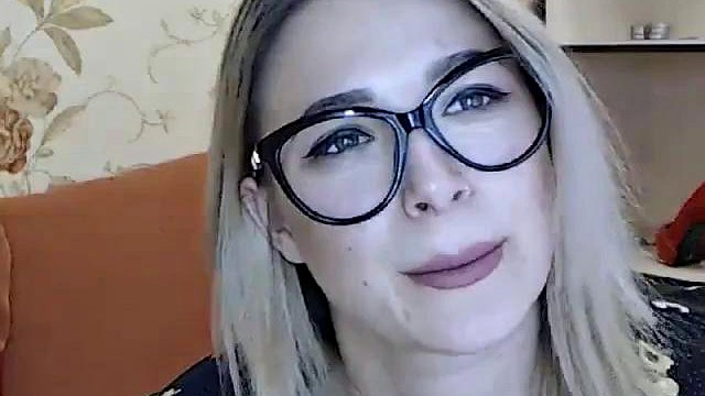 Nerdy Little Babe Trying To Seduce sugar daddy...: Blowjob, Amateur & Masturbation Porn