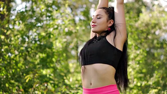 PAWG Yoga Adolescente se folla a un chico que mira furtivamente