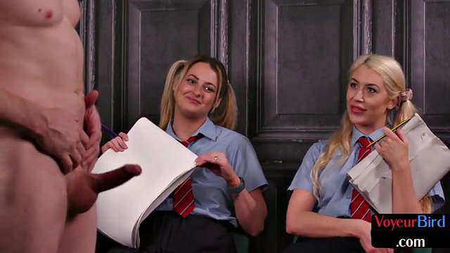 CFNM college voyeurs draw handjob during his action