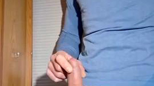 Edging goes wrong. Multiple ruined orgasm ends with accidently Huge piss-fountain on my blue shirt